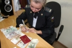 В Березниках более миллиона рублей, конфискованных у преступника,  перечислили в доход государства