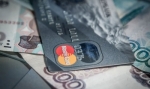 Житель Березников нашел банковскую карту и ринулся в магазин
