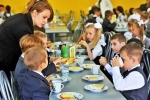 В администрации Перми против передачи питания в школах иногородней фирме 