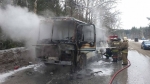 Пассажирский автобус загорелся во время движения в Соликамске