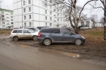 Автомобилистов Перми оштрафовали на 440 тысяч рублей за парковку на газонах