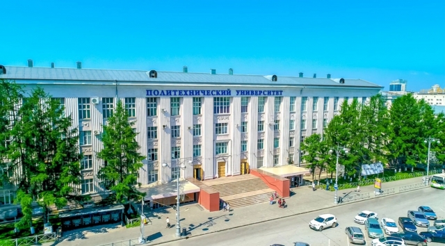 �� ������ Forbes �������� ������� ����� � ���-100 ������ ����� �� 